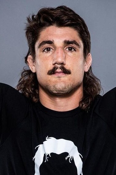 بازیگر Aaron Jeffrey  
