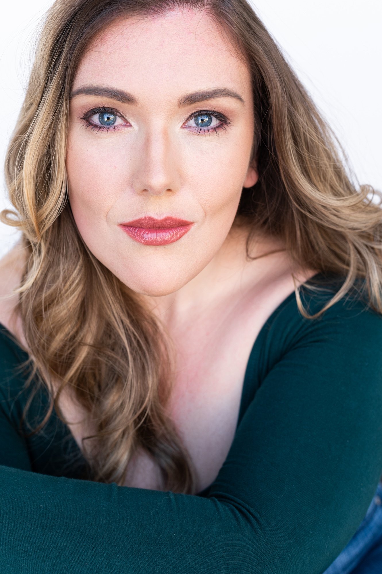 بازیگر Allison de Jong-Irving  