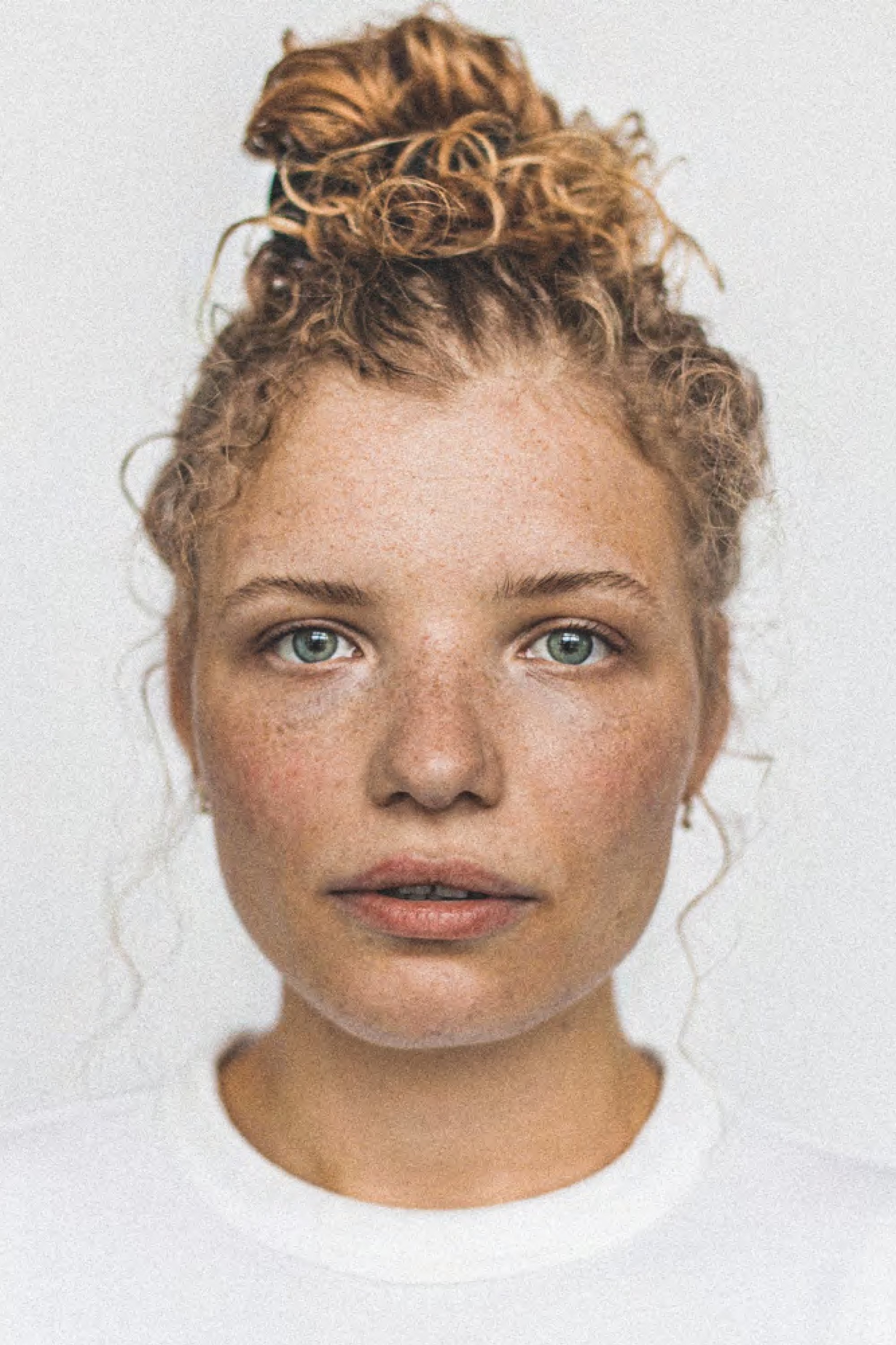 بازیگر Luisa-Céline Gaffron  