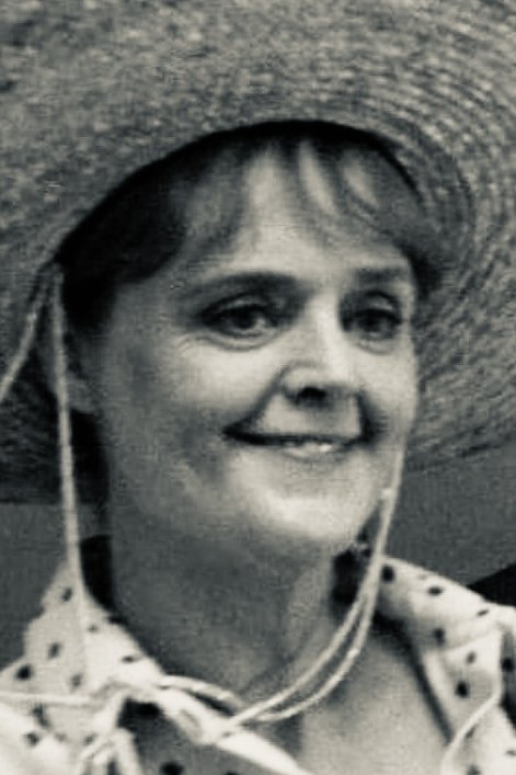 بازیگر Pamela Mandell  