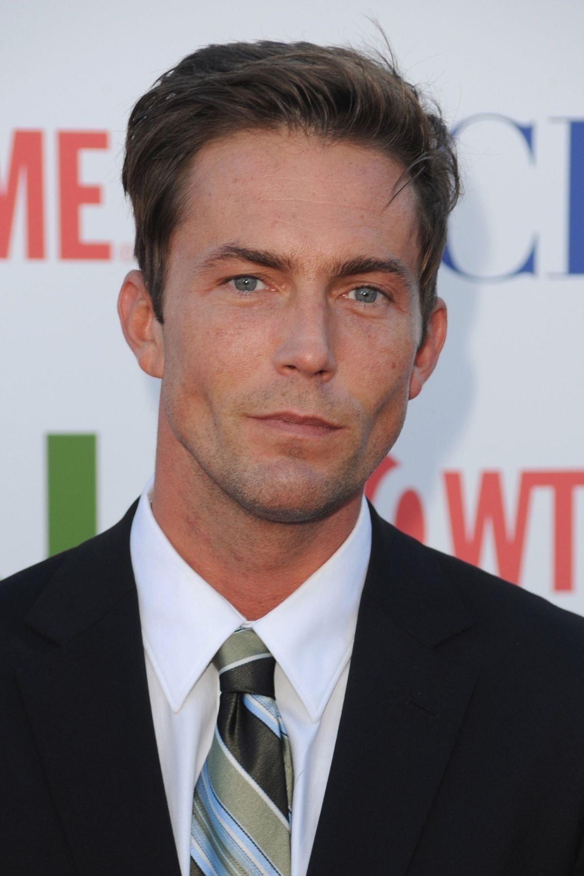 بازیگر Desmond Harrington  