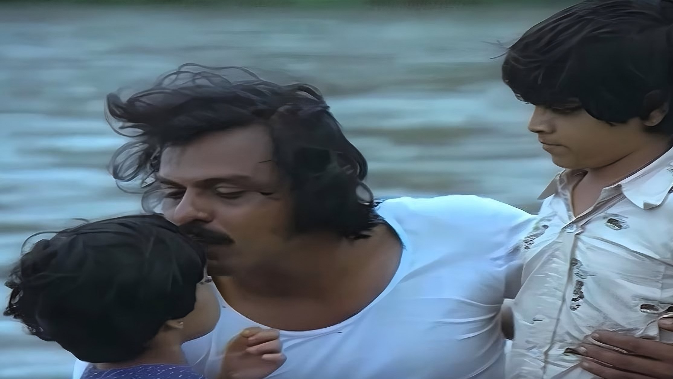 உதிரிப்பூக்கள்|உதிரிப்பூக்கள்
