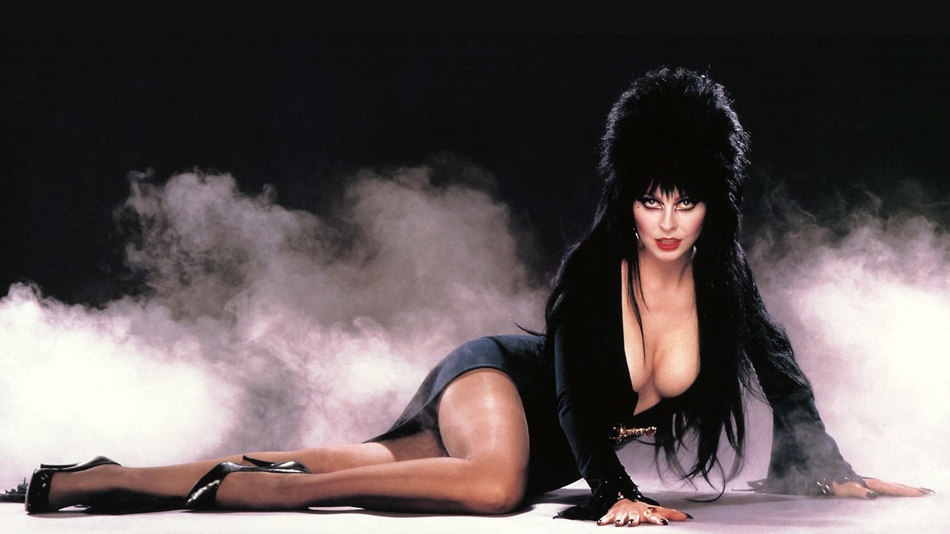 Too Macabre: The Making of Elvira, Mistress of the Dark|Too Macabre: The Making of Elvira, Mistress of the Dark