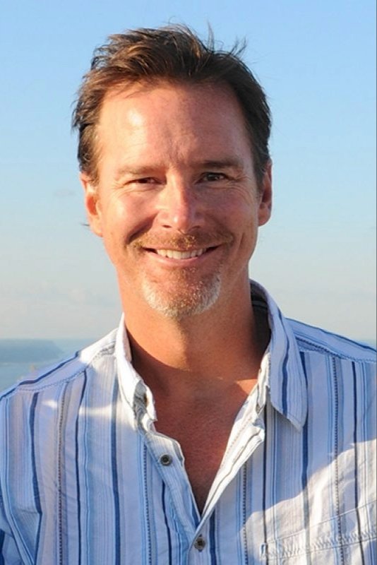 بازیگر Roger Barton  
