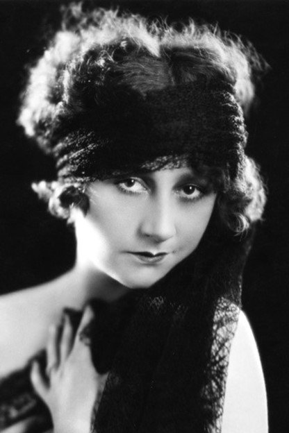 بازیگر Ruth Stonehouse  