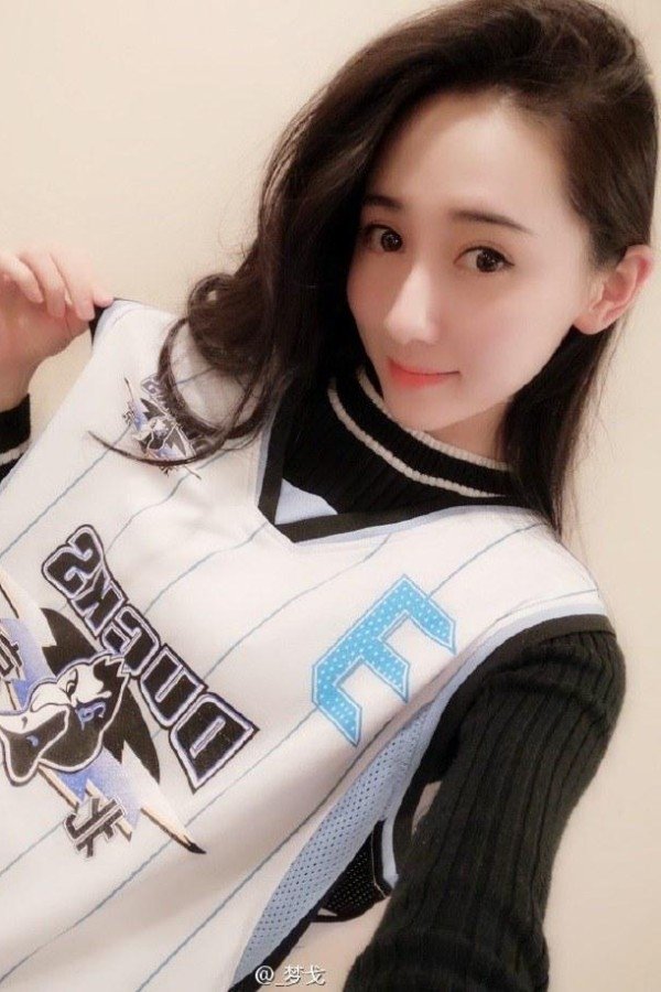 بازیگر Mengyi Zhang  