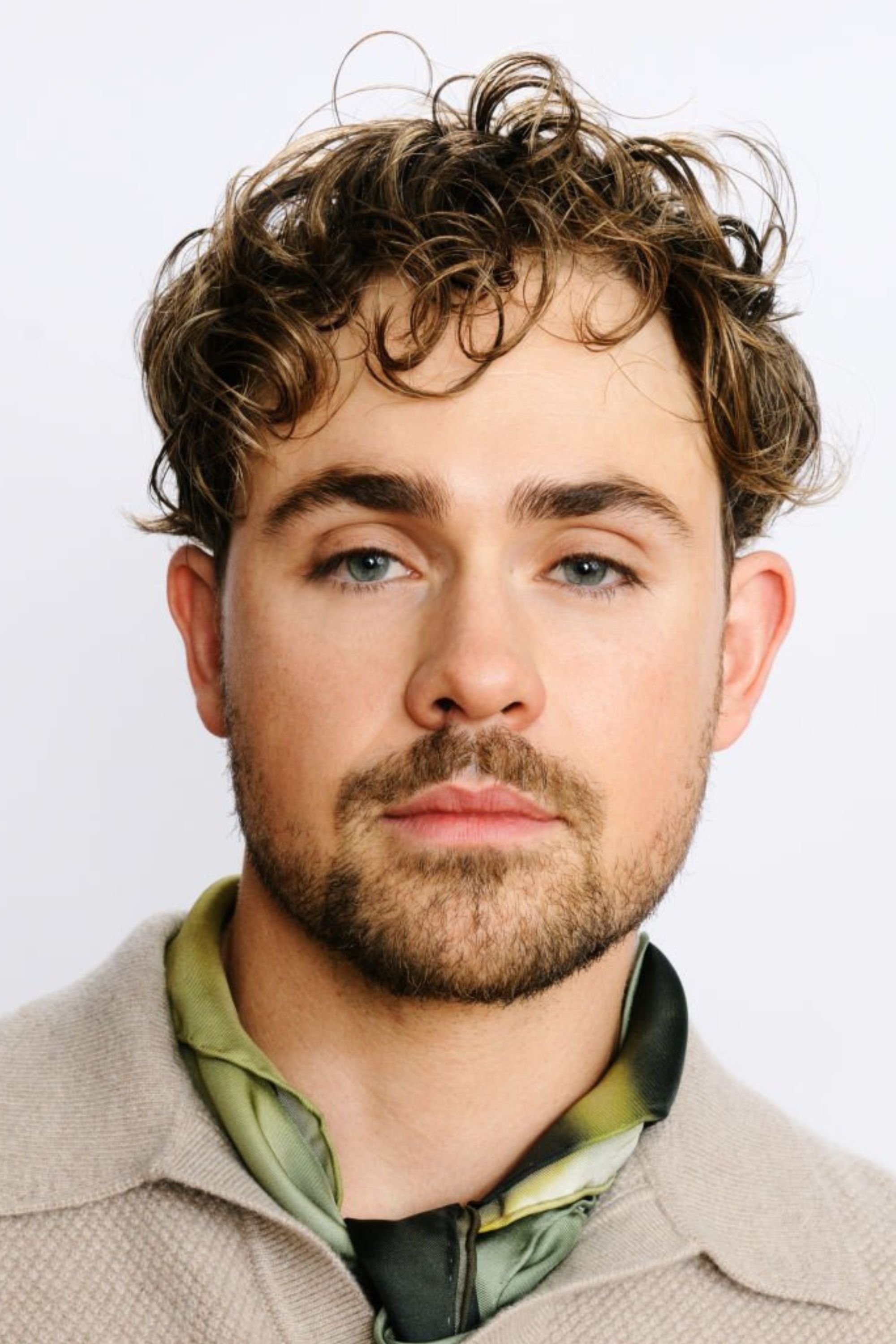 بازیگر Dacre Montgomery  