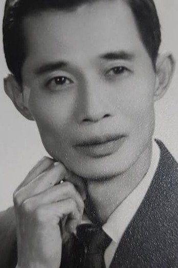 بازیگر 鄧寄塵  