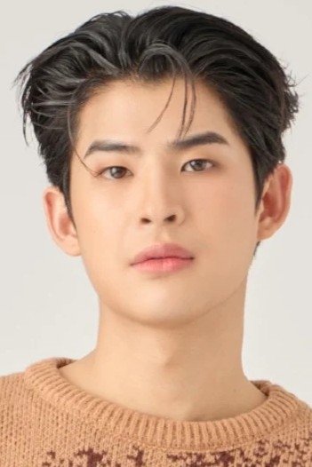 بازیگر ภาคิน คุณาอนุวิทย์  