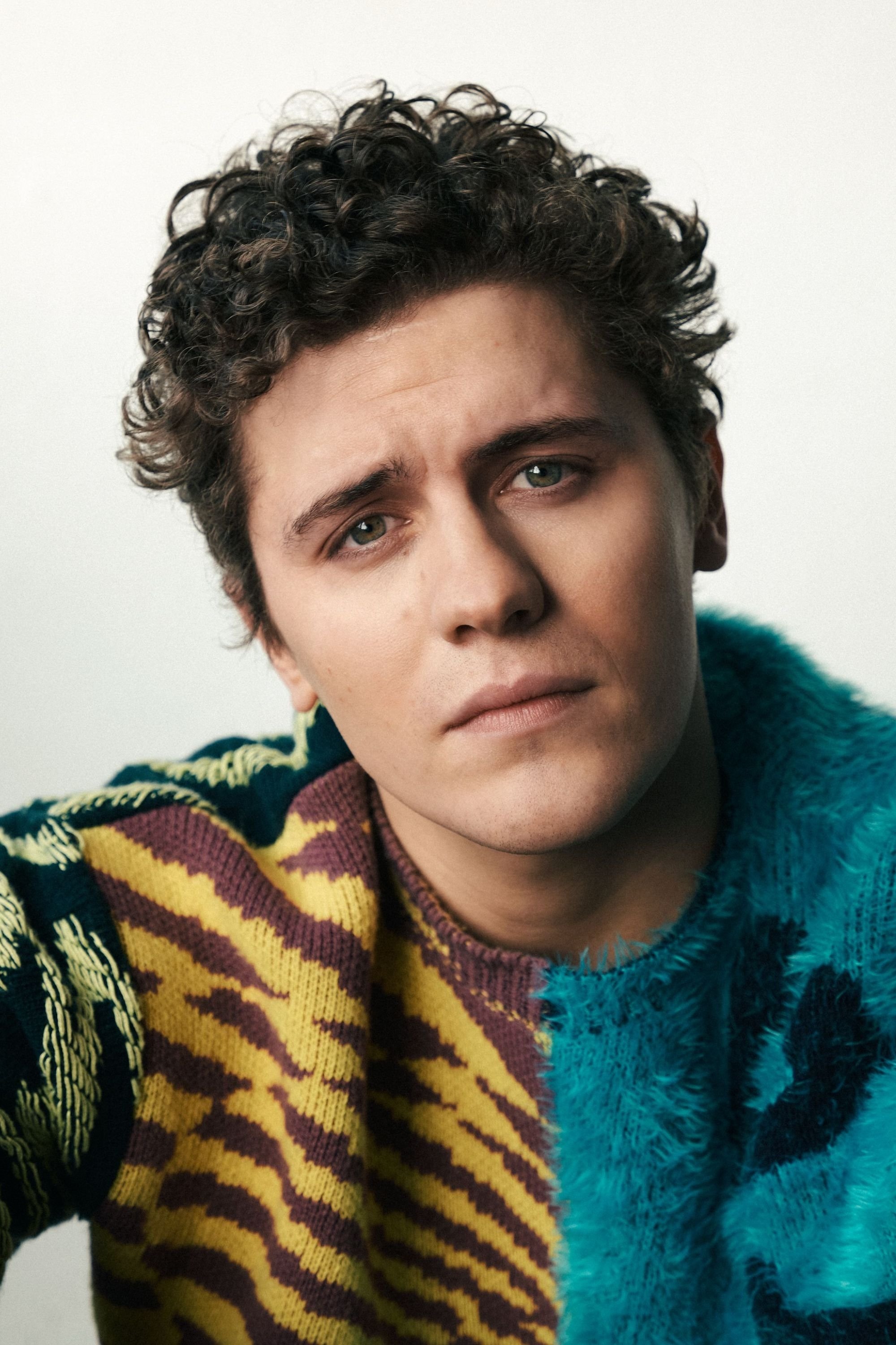 بازیگر Dylan Llewellyn  