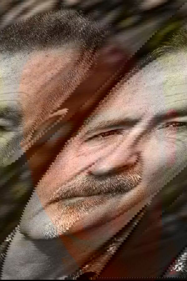 بازیگر Adrian Hughes  