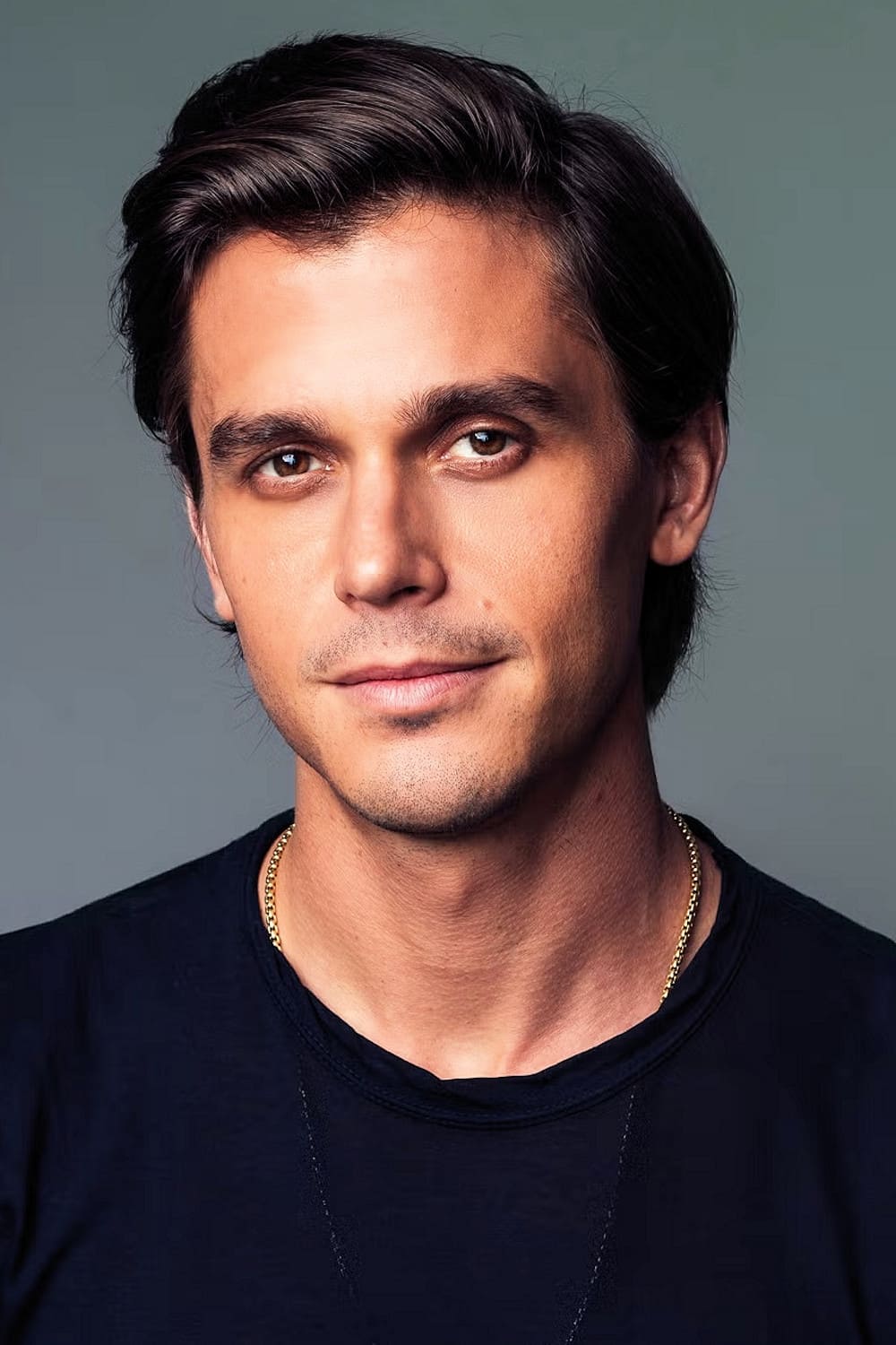 بازیگر Antoni Porowski  