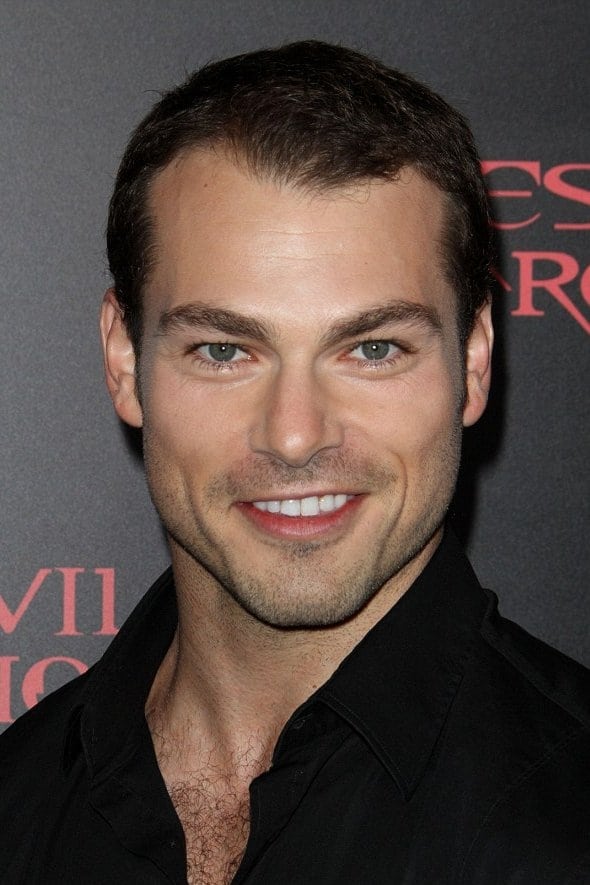 بازیگر Shawn Roberts  