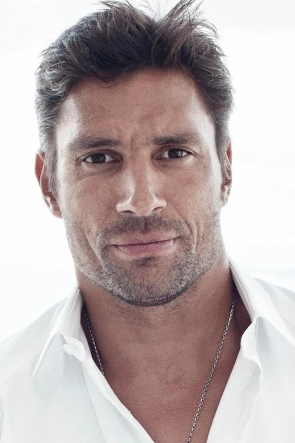 بازیگر Manu Bennett  