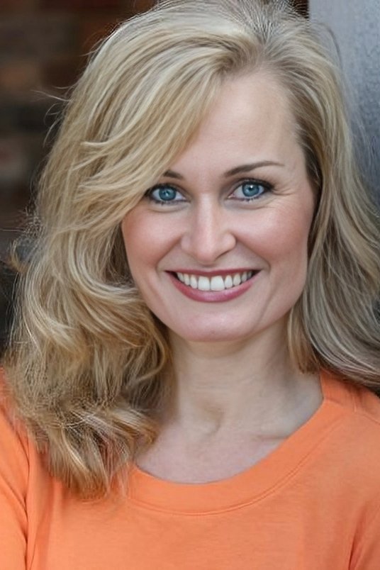 بازیگر Gina Travis  