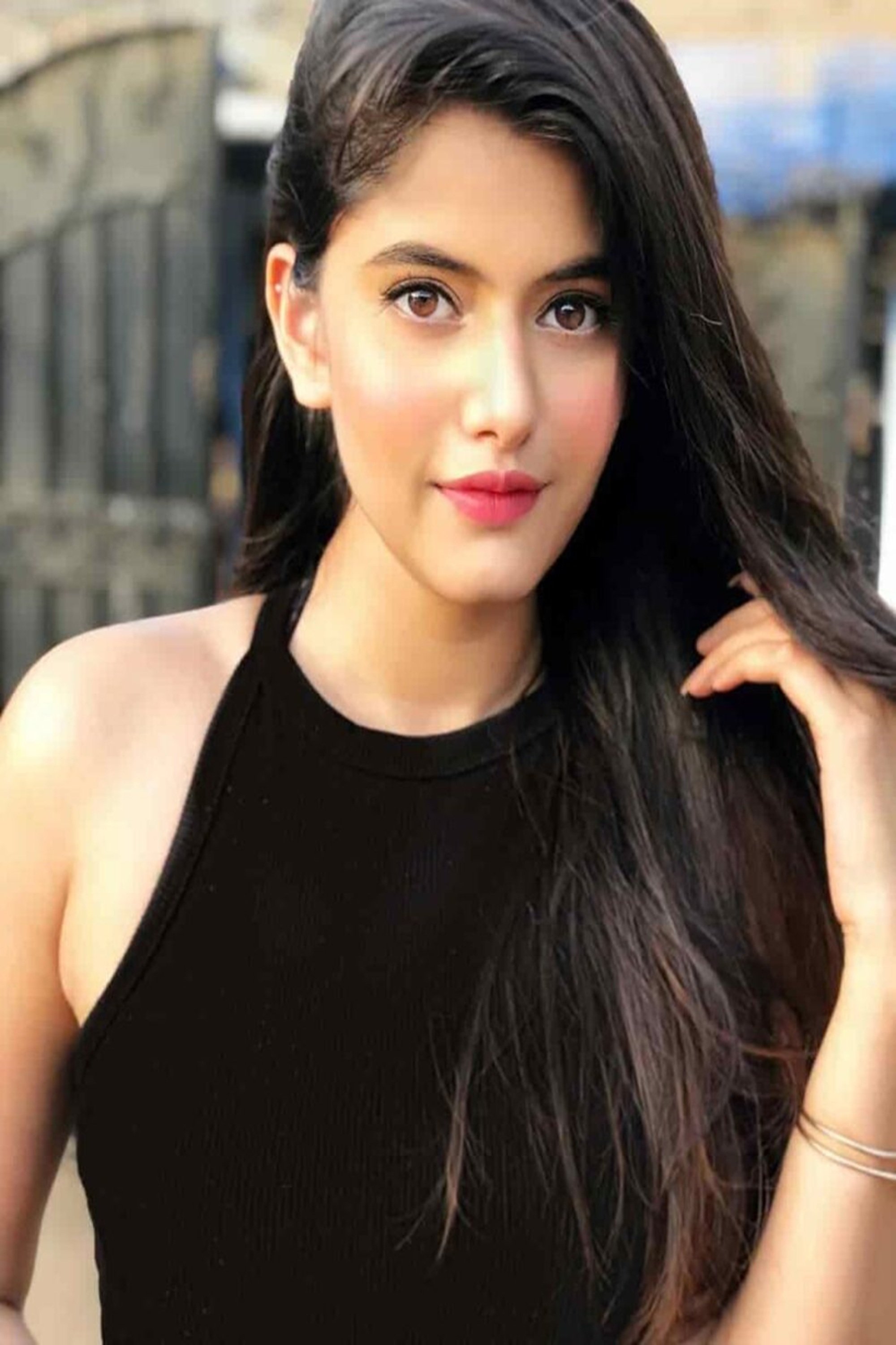بازیگر Anahita Bhooshan  