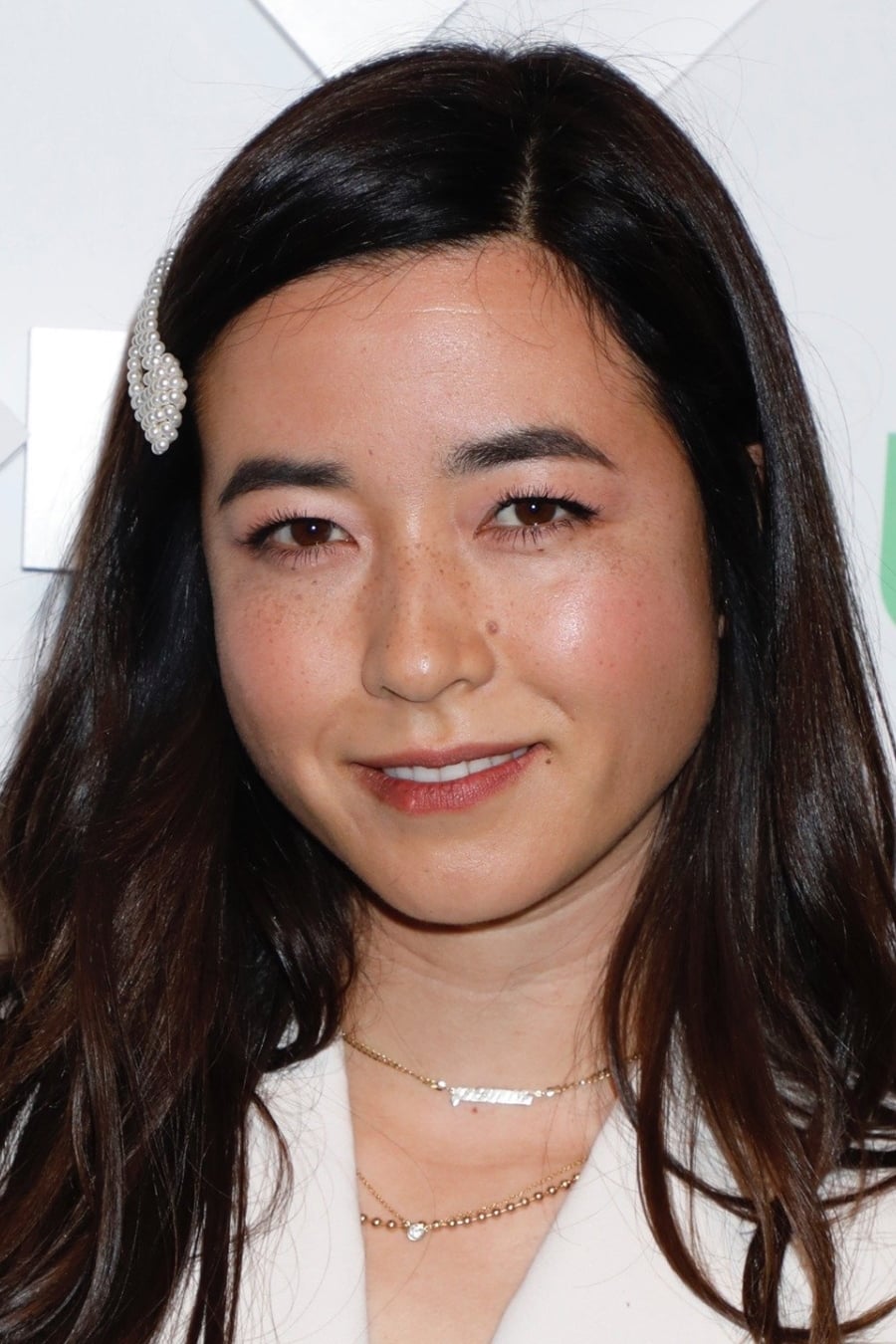 بازیگر Maya Erskine  