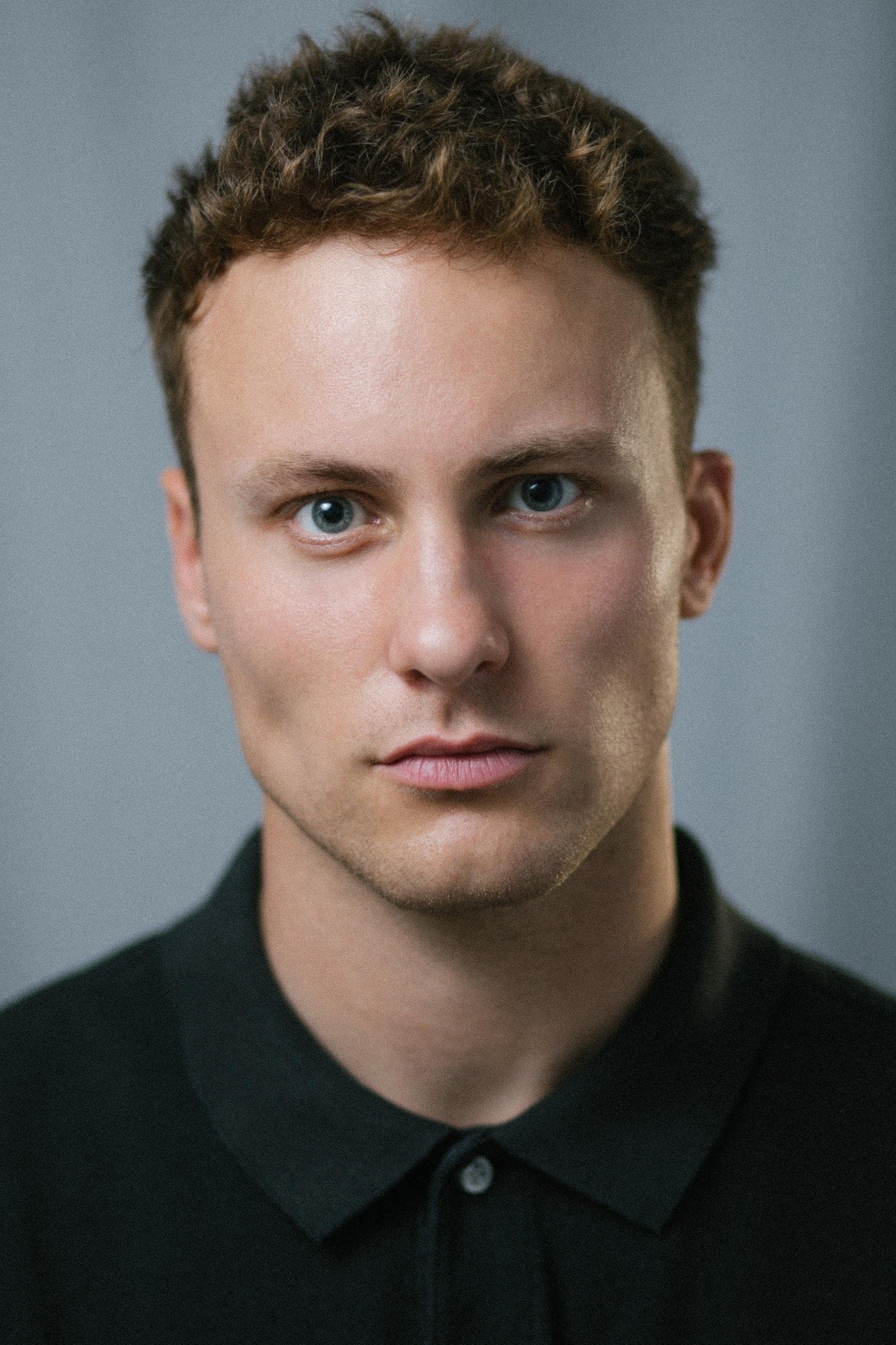 بازیگر Ben Walton-Jones  