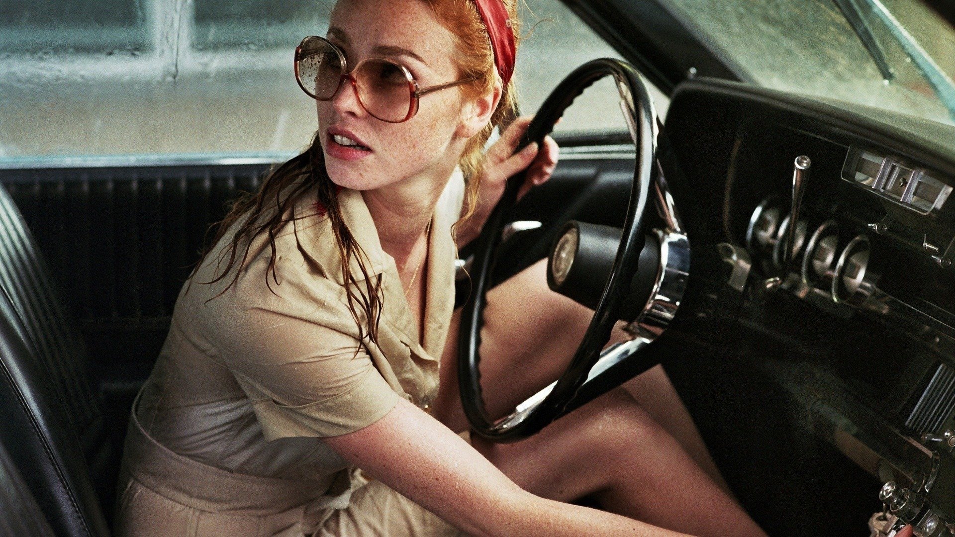 La Dame dans l'auto avec des lunettes et un fusil|La Dame dans l'auto avec des lunettes et un fusil