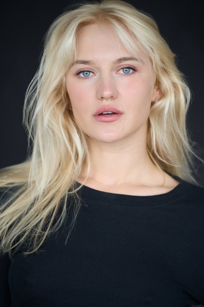 بازیگر Karolina Elžbieta Mikalojūnaitė  
