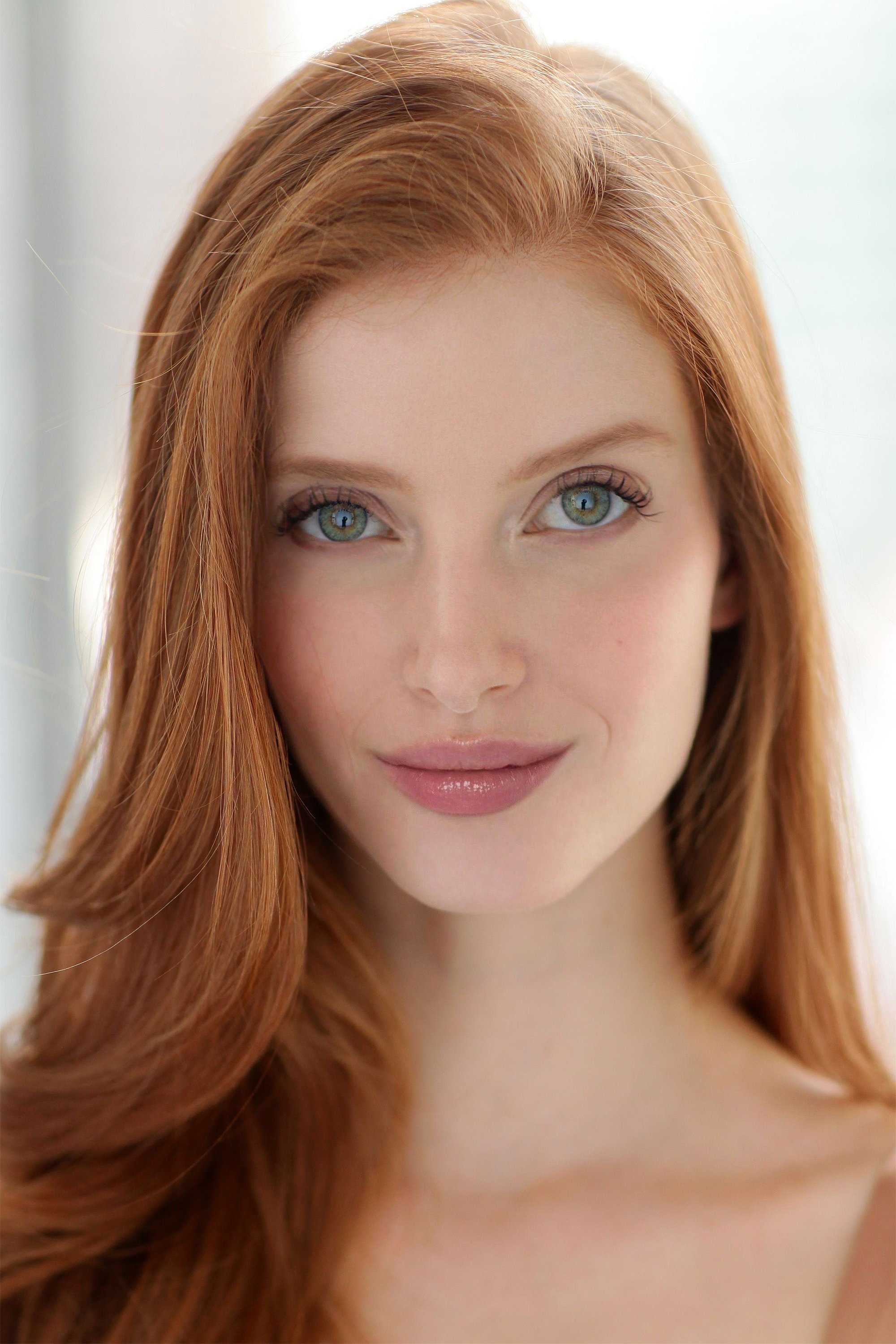 بازیگر Claire Friesen  