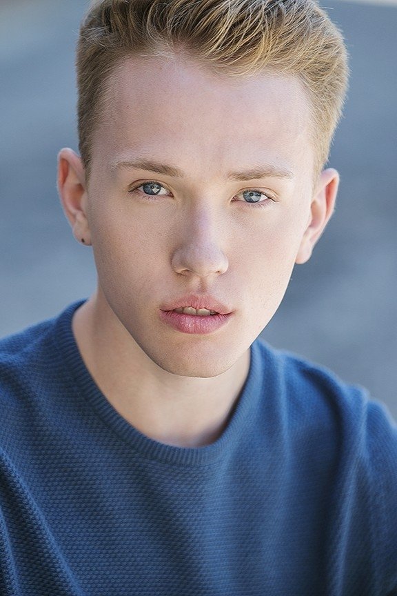 بازیگر Luke Avoledo  