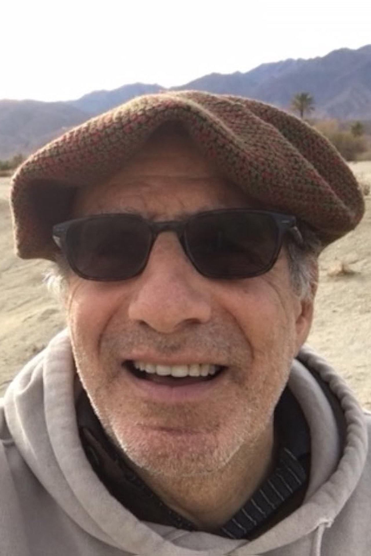 بازیگر Kenneth J. Scherr  