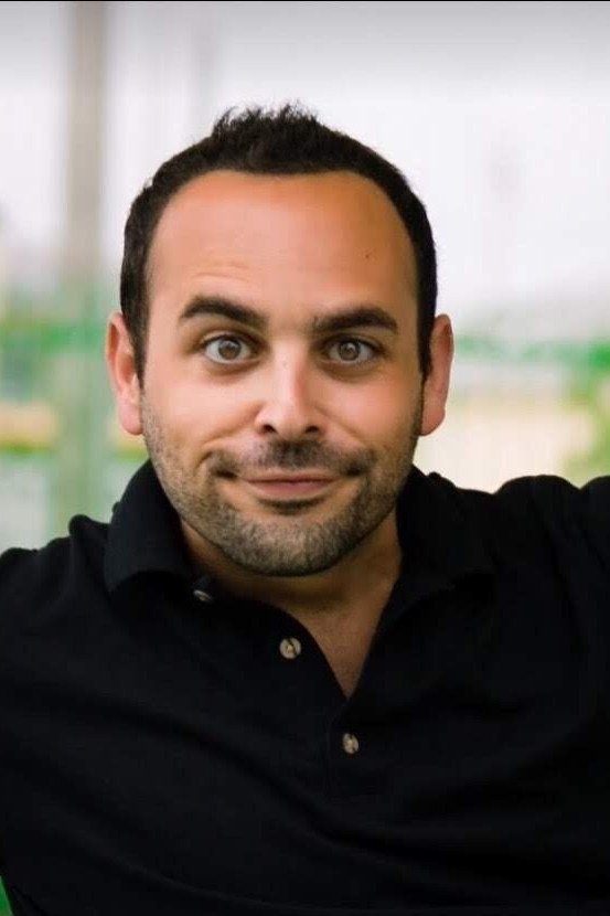 بازیگر David Del Rosario  