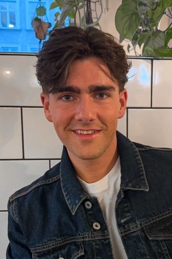 بازیگر Jeppe Ølgaard  