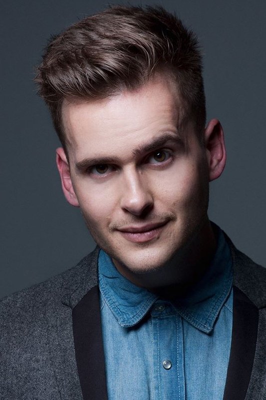 بازیگر Simon Lewis Marriott  