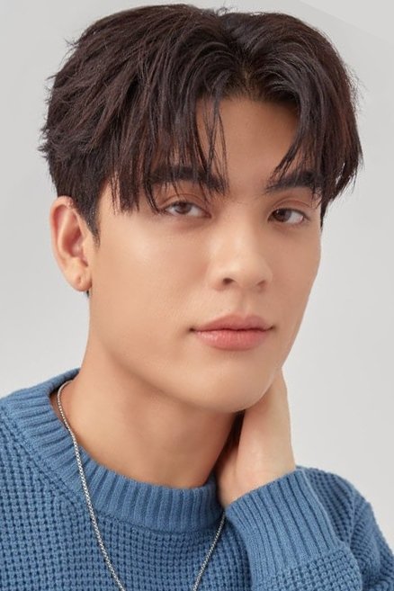 بازیگر เวอาห์ แสงเงิน  