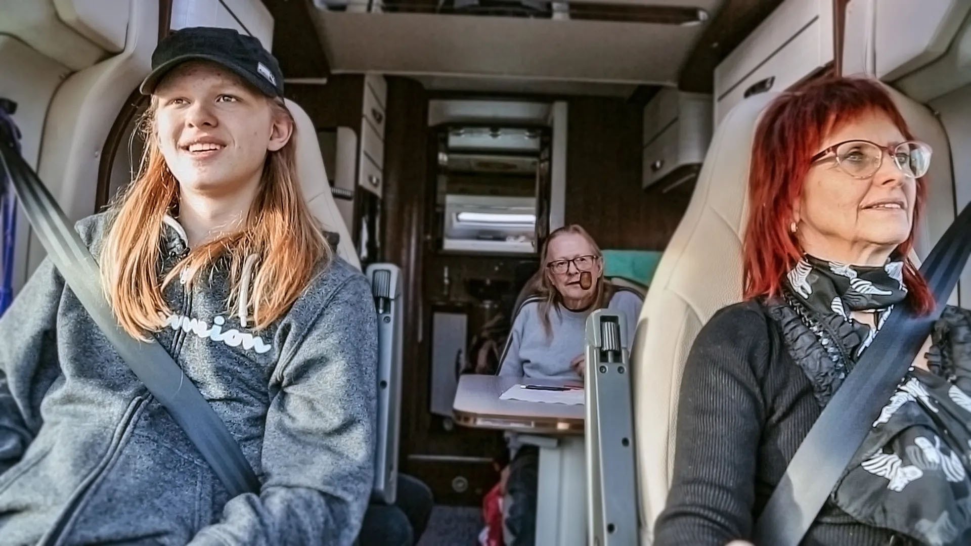 Pludselig boede jeg hos Sussi og Leo|Pludselig boede jeg hos Sussi og Leo