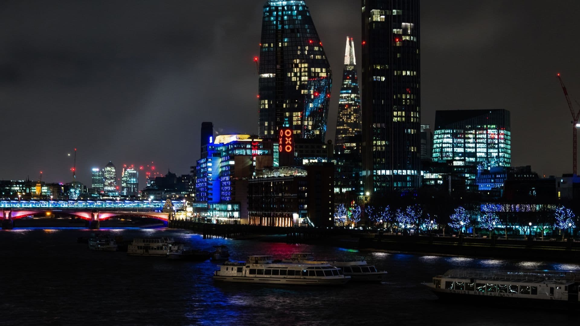 Thames At Night With Tony Robinson|Thames At Night With Tony Robinson