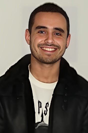 بازیگر Ollie Douglas  