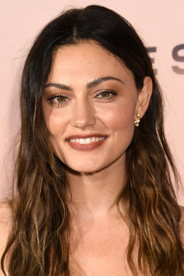 بازیگر Phoebe Tonkin  