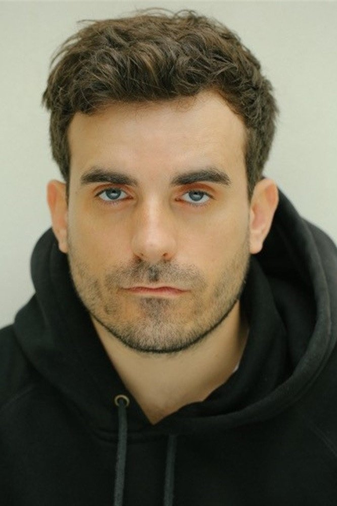 بازیگر Léonard Barbier  