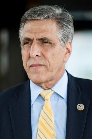 بازیگر Lou Barletta  