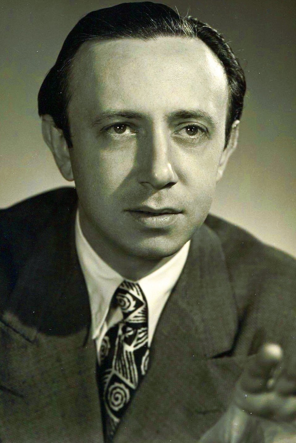 بازیگر Morton Gould  