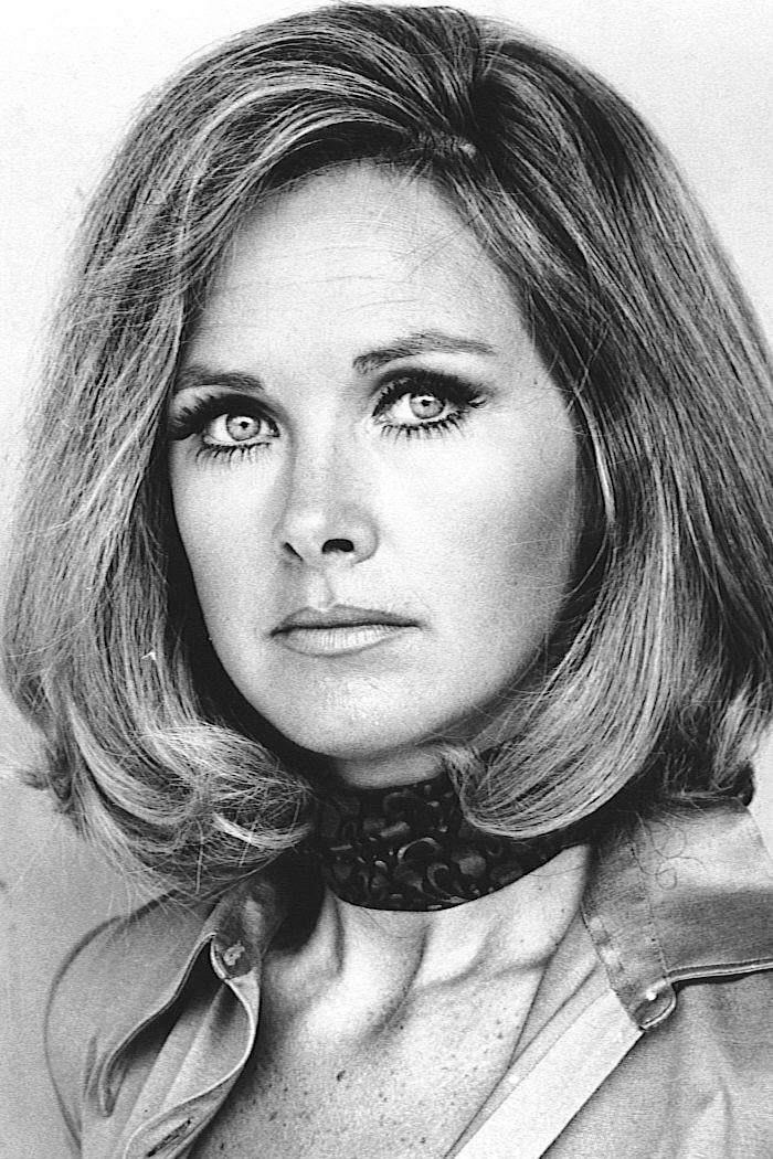 بازیگر Wanda Ventham  