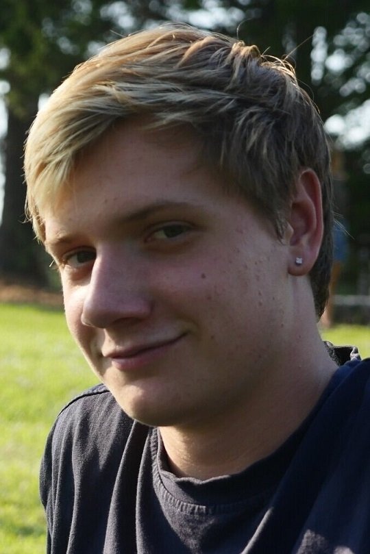 بازیگر Carson Mitchell  