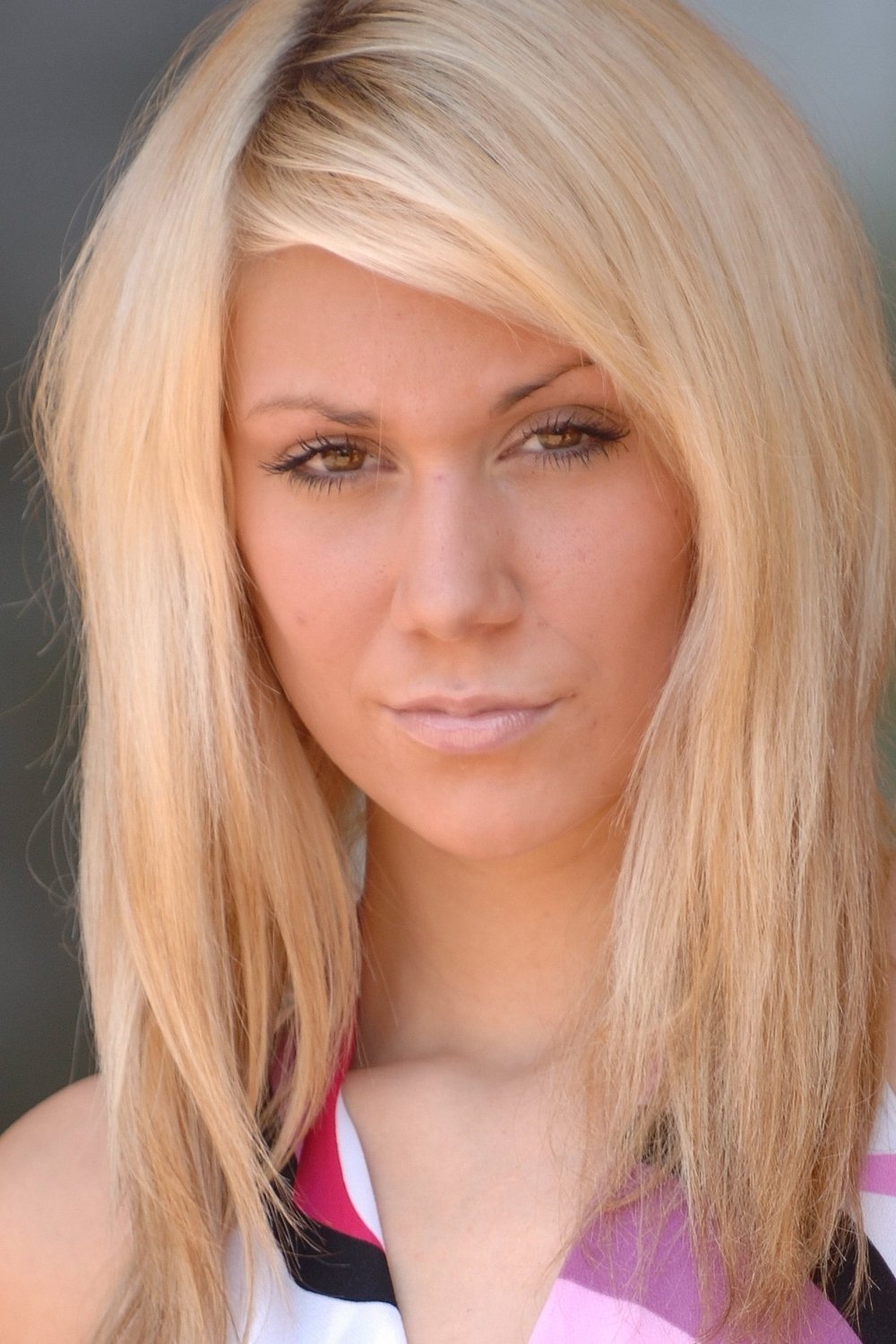 بازیگر Sara St. James  