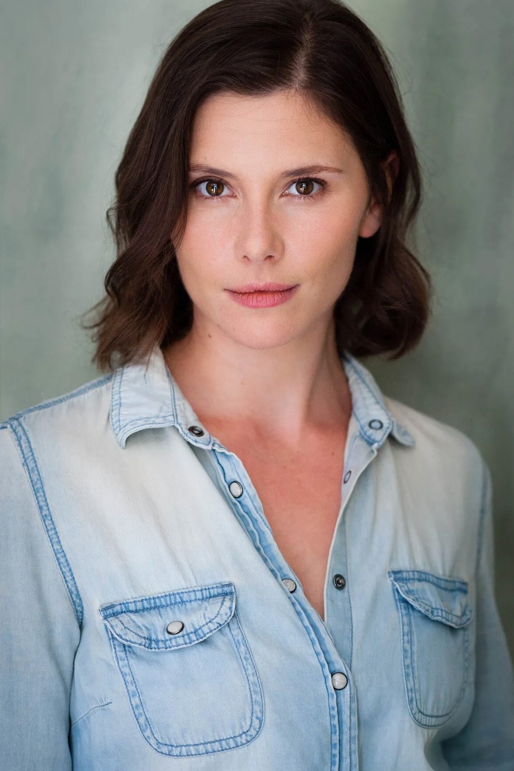 بازیگر Olivia Mace  