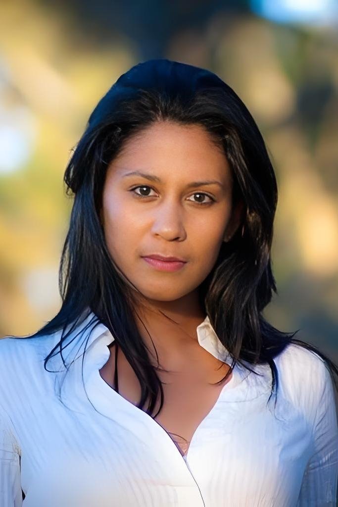 بازیگر Simone Biscombe  