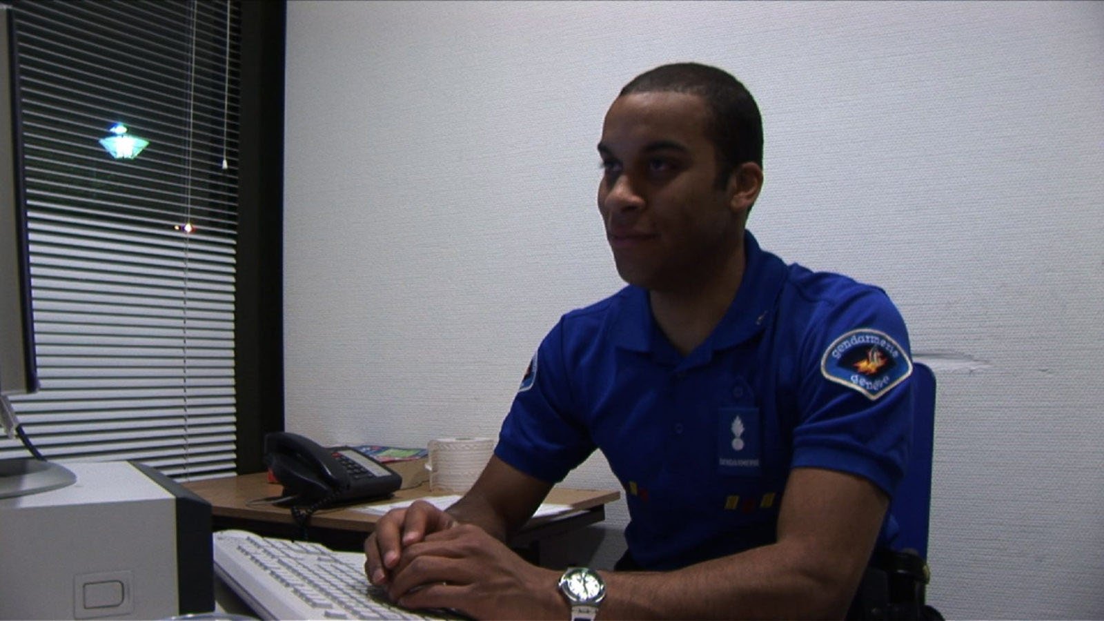 Des bleus dans la police|Des bleus dans la police