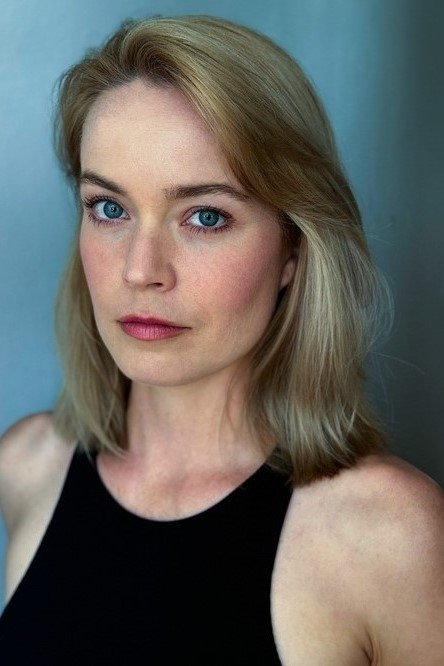 بازیگر Annie Newton  