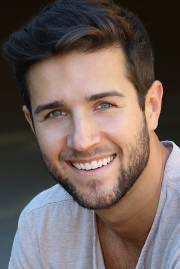 بازیگر Kurt Teixeira  