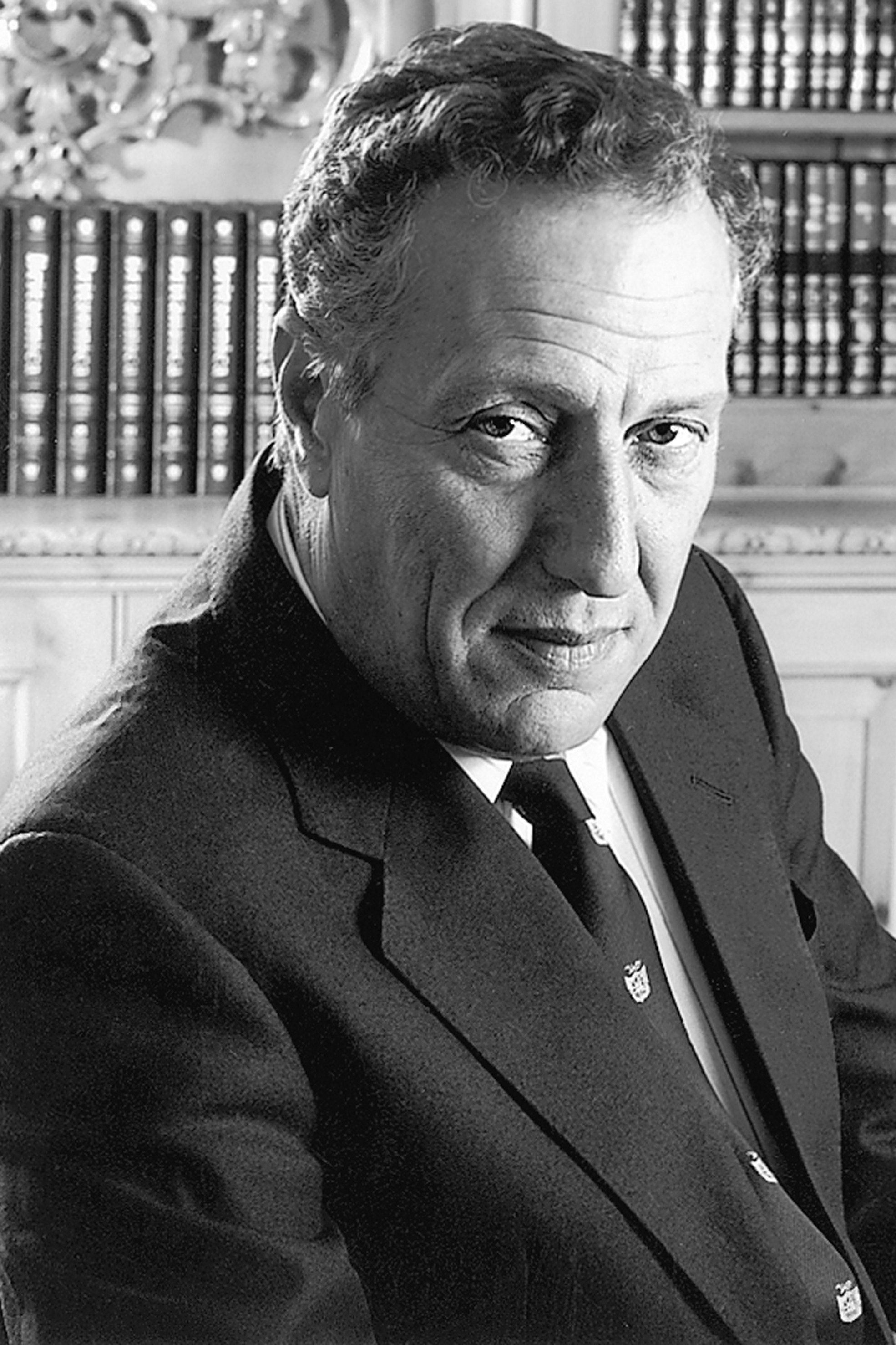بازیگر Frederick Forsyth  