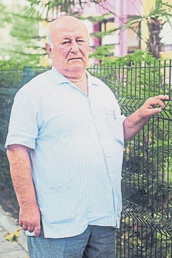 بازیگر Veli Göçer  