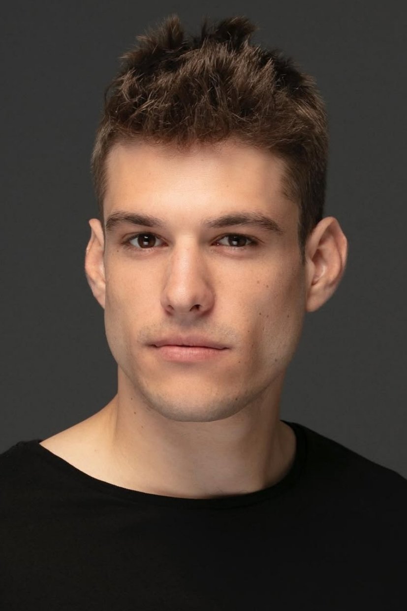 بازیگر Özgür Daniel Foster  