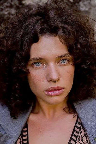 بازیگر Bruna Linzmeyer  